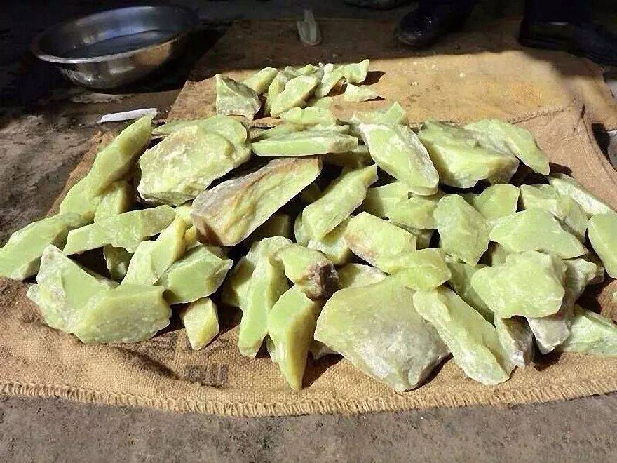 一块和田玉经历了什么吗？ 才能到了你的手上！  第15张