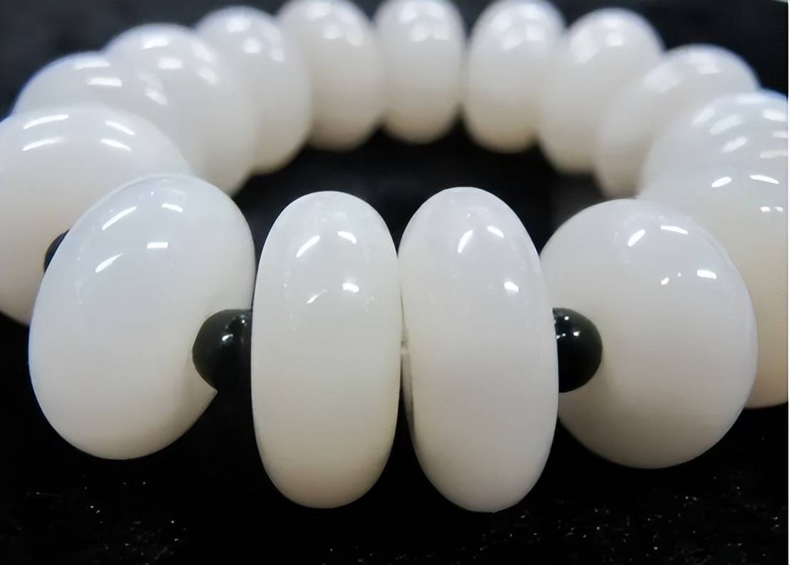 冒充高端玉石，玉石界的“变装大佬”，万能石英岩！  第4张