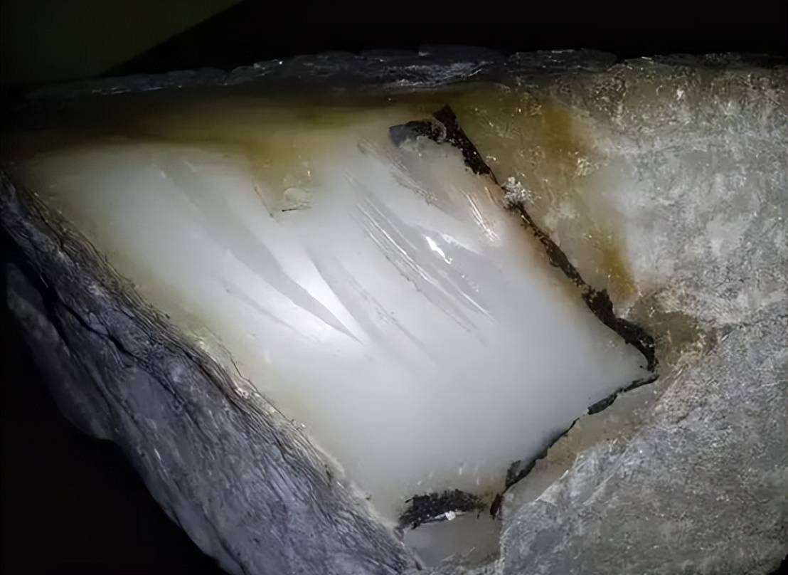 冒充高端玉石，玉石界的“变装大佬”，万能石英岩！  第5张