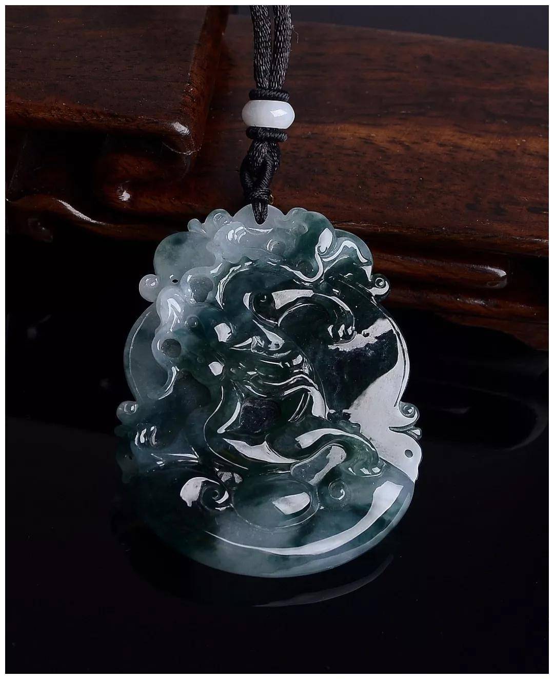 飘蓝花翡翠属于什么档次？价格高还是低？  第10张