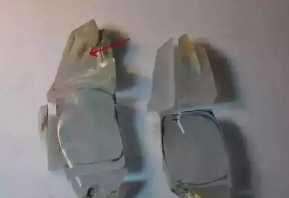 我是玉雕师，见证一件有裂翡翠边料被翡翠玉雕师傅“救活”的过程  第2张