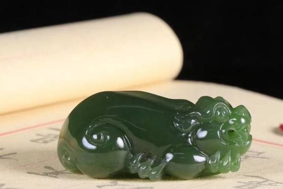 千古之谜！玉石到底能不能吃？今天总算有答案了！  第1张