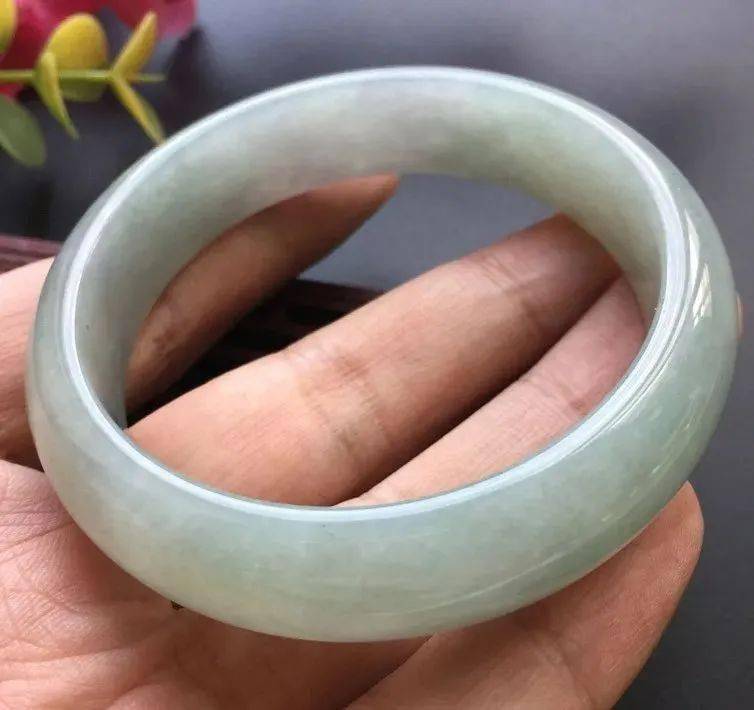 翡翠冰糯种和冰种的价值区别，看完你就懂  第2张