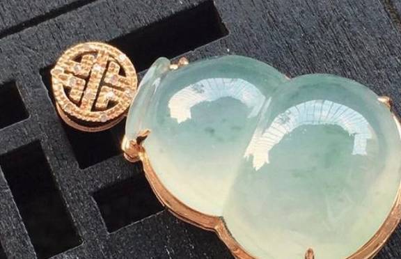 A货糯种翡翠手镯怎么辨别？A货翡翠鉴别最直接方法  第2张