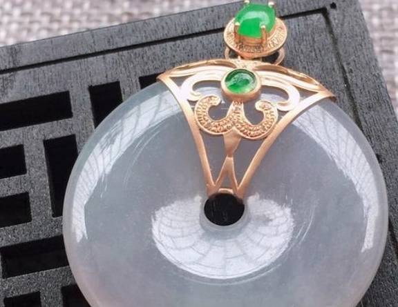 A货糯种翡翠手镯怎么辨别？A货翡翠鉴别最直接方法  第3张