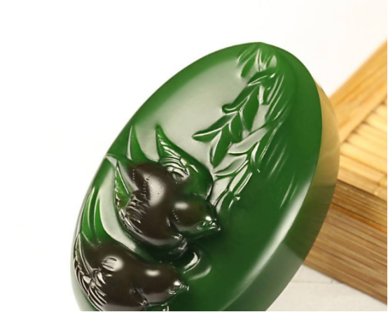 和田玉碧玉有黑点到底好不好？  第8张