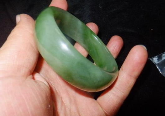 和田玉碧玉有黑点到底好不好？  第15张