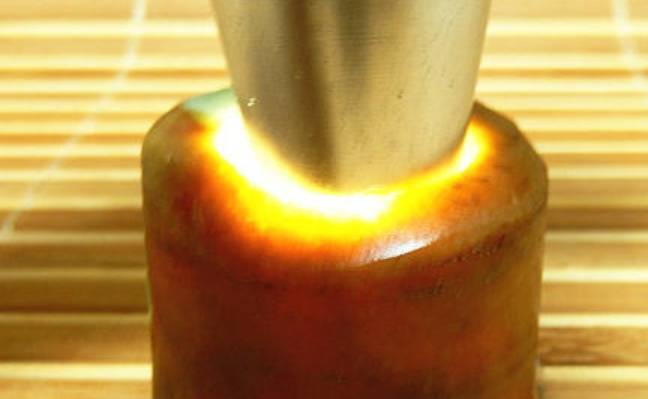 都说翡翠以绿为尊，其实黄色翡翠也美得不行，看看这种水  第2张