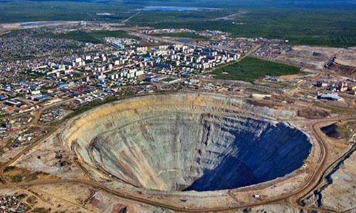 钻石一文不值?戴比尔斯掌控九成钻石市场  第2张