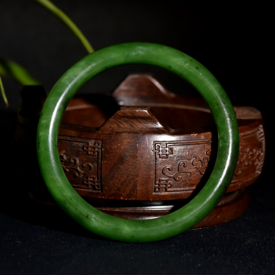 和田碧玉上的黑点，究竟该爱还是该恨？  第7张