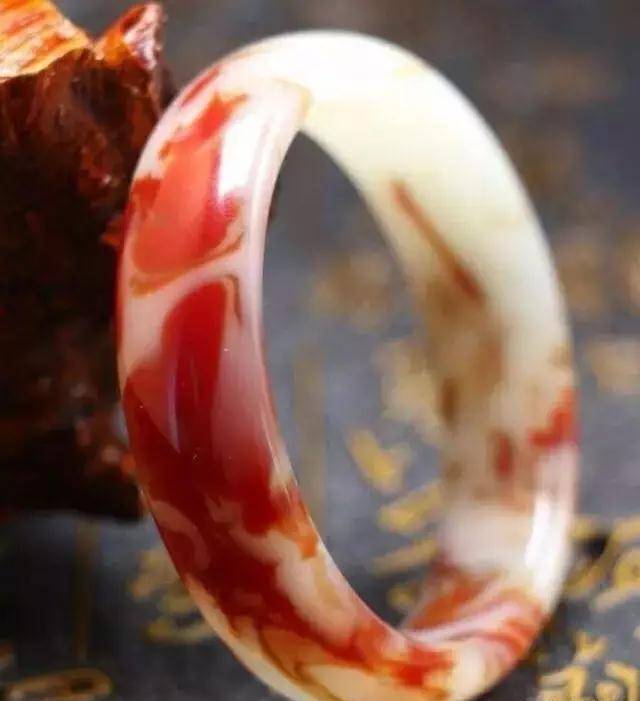市场突现“鸡血红玛瑙”，到底是新玉种还是玻璃仿制品  第5张