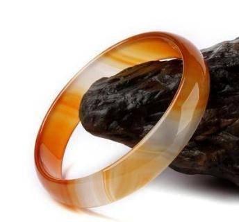 市场突现“鸡血红玛瑙”，到底是新玉种还是玻璃仿制品  第2张