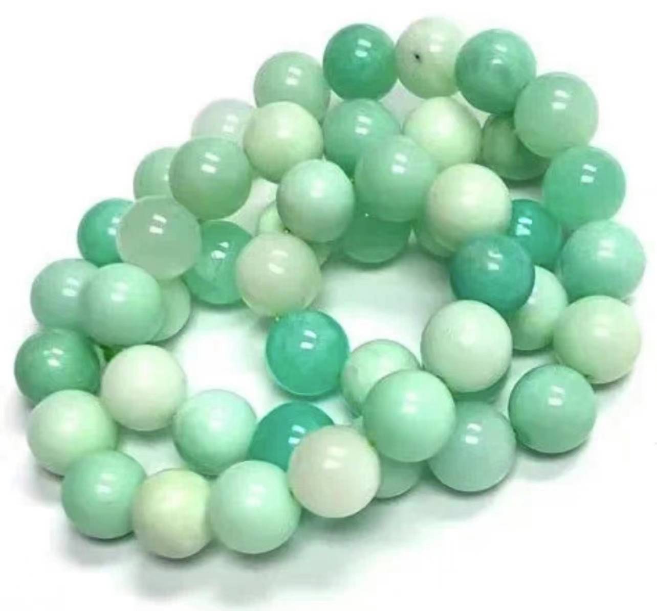 这种绿，碧玉也有，但绿玉髓更佳！  第2张