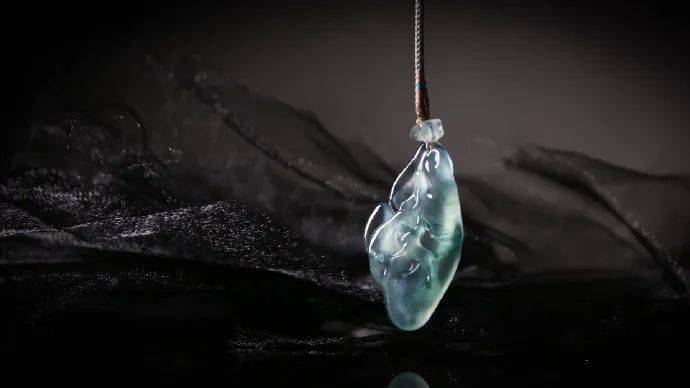 翡翠边角料设计成《鹿》，成品效果出乎意料！  第7张