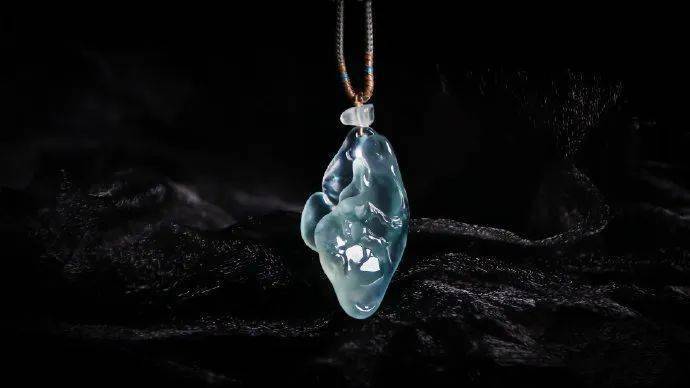 翡翠边角料设计成《鹿》，成品效果出乎意料！  第8张