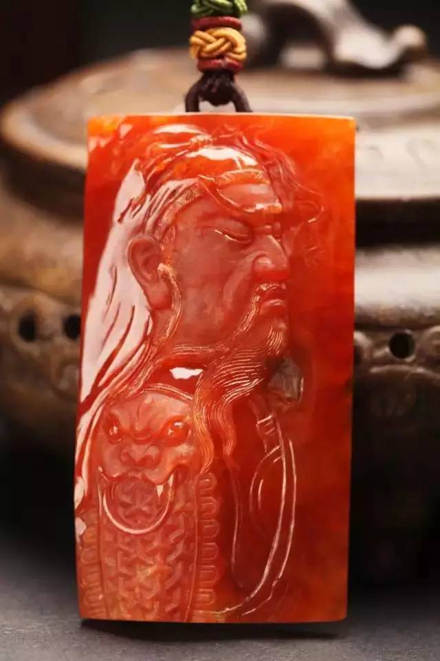 翡翠一共有哪些颜色?十种颜色的翡翠找齐了!  第11张