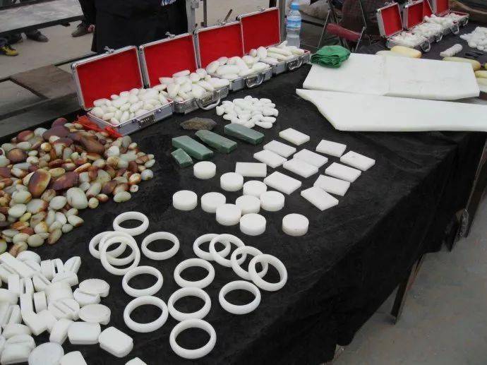 白、粉、青、碧、红，谁是最受追捧的玉种  第2张