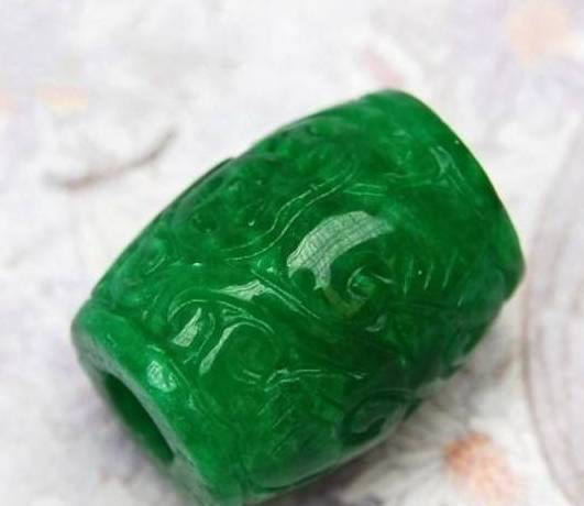 避开满绿翡翠陷阱，这种也是满绿，但是价值却一言难尽  第8张