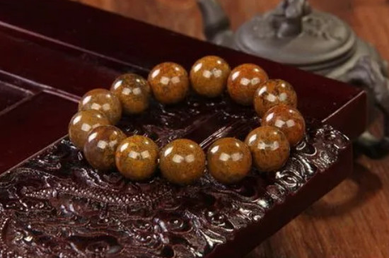 女生戴红玛瑙的意义  第2张