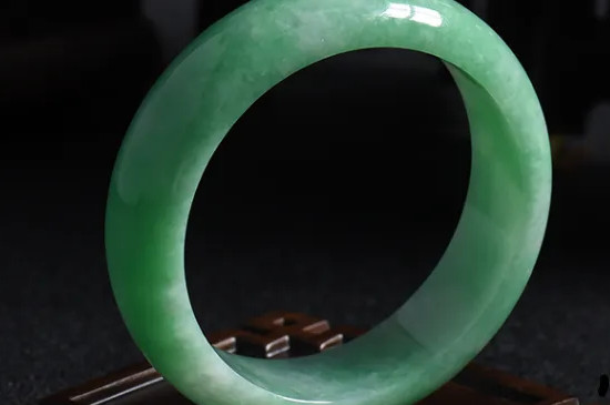 b+c翡翠是什么意思  第3张