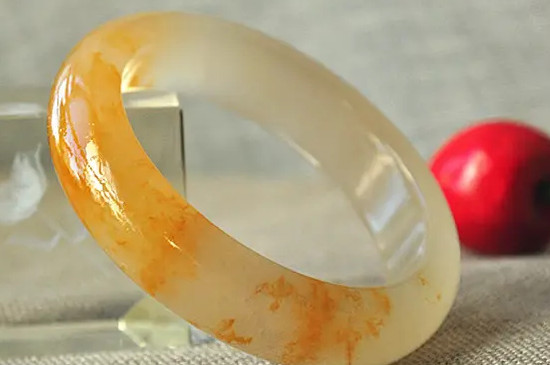 金丝玉是什么玉石  第2张