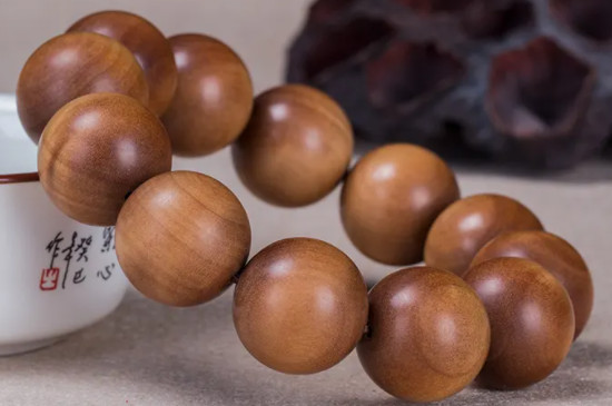 檀香木最简单的鉴别方法