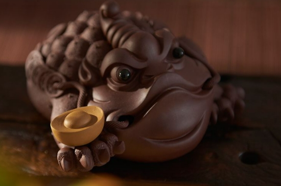 金蟾适合什么生肖人戴  第4张