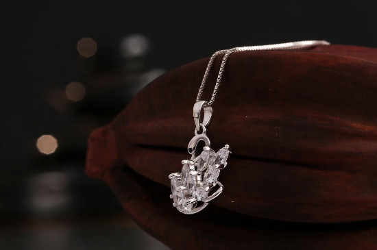 银手镯戴左戴右有讲究吗  第2张