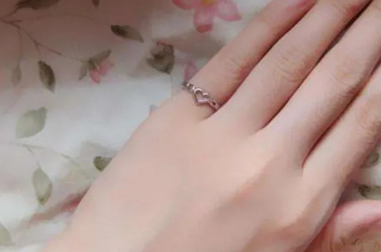 戒指戴在各个手指的意义  第5张