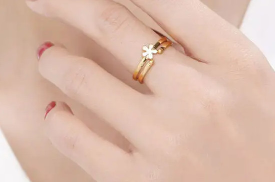 戒指戴在不同手指的含义  第3张