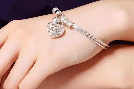 女生带手链的禁忌  第2张