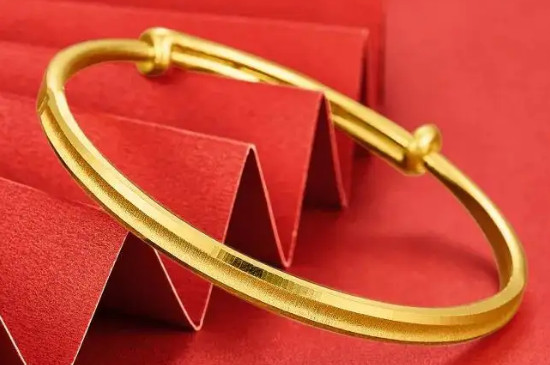 金银手镯可以一起戴在左手上吗  第2张