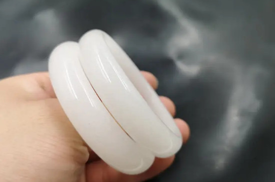 大白是什么玉石  第2张