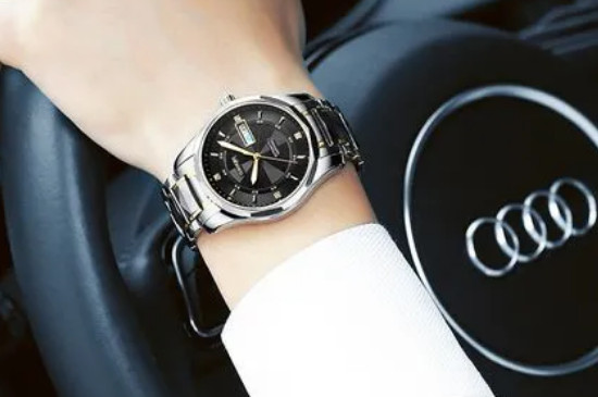 男生戴40mm还是42mm  第2张