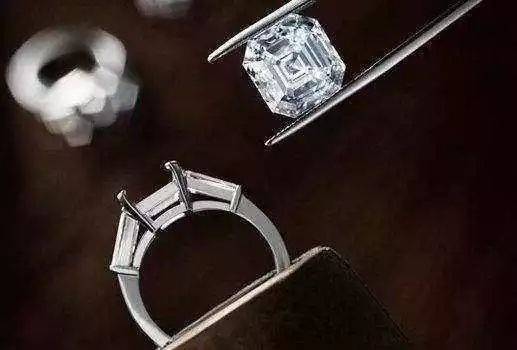 你的钻戒多久洗一次？洗手也要摘掉吗？  第6张