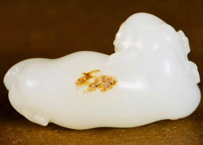 高白无好玉！羊脂白玉籽料“貔貅”难道只好在白吗？  第2张