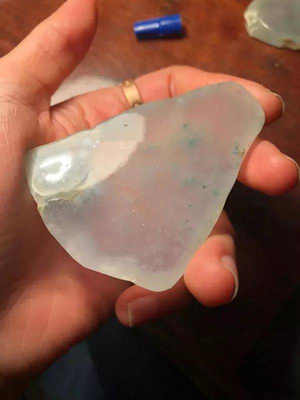 欣赏翡翠原石到成品的蜕变过程  第2张