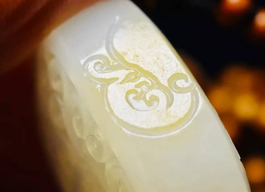 看完本文，请点击右上角分享到朋友圈，让更多的朋友受益！       喜欢翡翠，请加我们微信，工厂翡翠，触手可得     170--fcgc99.jpg  微信号 fcgc99  180-fcyszj.jpg  微信号 fcyszj  1671546272969813.jpg  微信号 fcgc11  第3张