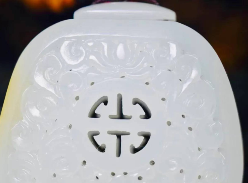 看完本文，请点击右上角分享到朋友圈，让更多的朋友受益！       喜欢翡翠，请加我们微信，工厂翡翠，触手可得     170--fcgc99.jpg  微信号 fcgc99  180-fcyszj.jpg  微信号 fcyszj  1671546272969813.jpg  微信号 fcgc11  第4张