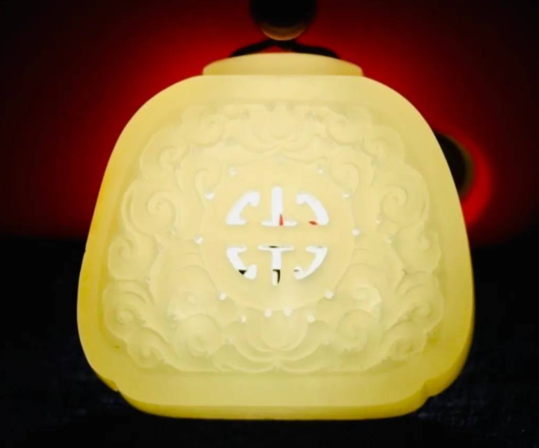 看完本文，请点击右上角分享到朋友圈，让更多的朋友受益！       喜欢翡翠，请加我们微信，工厂翡翠，触手可得     170--fcgc99.jpg  微信号 fcgc99  180-fcyszj.jpg  微信号 fcyszj  1671546272969813.jpg  微信号 fcgc11  第7张