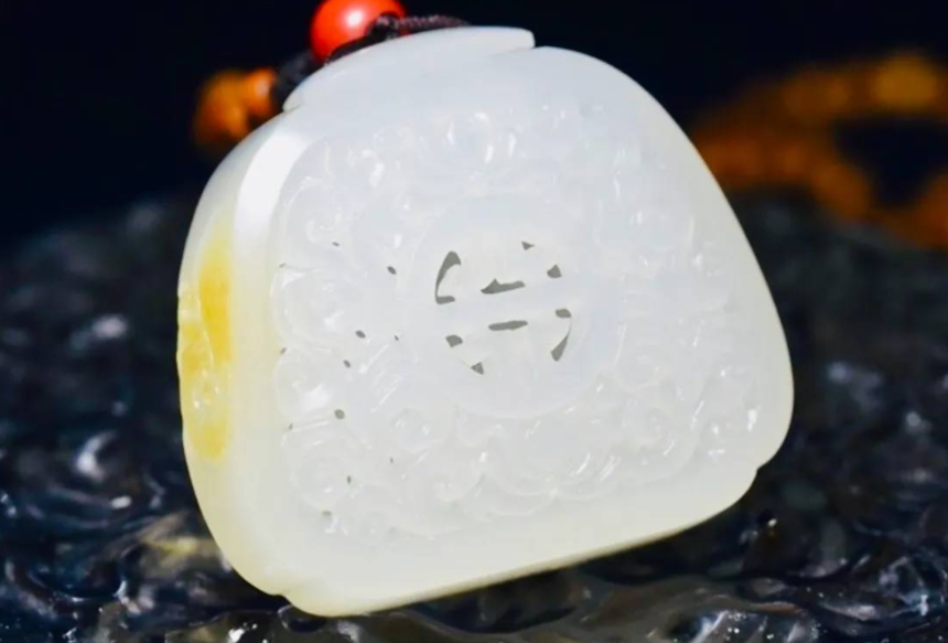 看完本文，请点击右上角分享到朋友圈，让更多的朋友受益！       喜欢翡翠，请加我们微信，工厂翡翠，触手可得     170--fcgc99.jpg  微信号 fcgc99  180-fcyszj.jpg  微信号 fcyszj  1671546272969813.jpg  微信号 fcgc11  第6张