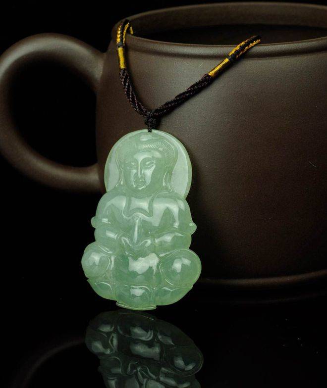 同等质量的翡翠挂件，双面雕和单面雕有什么不同？  第7张