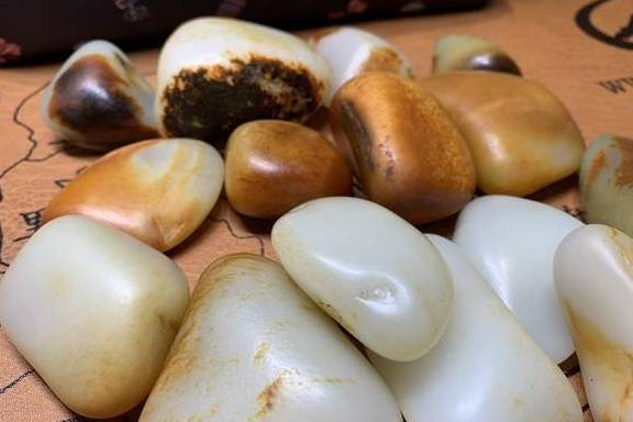 和田玉升值交易价格惊人，这几种和田玉升值空间巨大，适合收藏  第3张