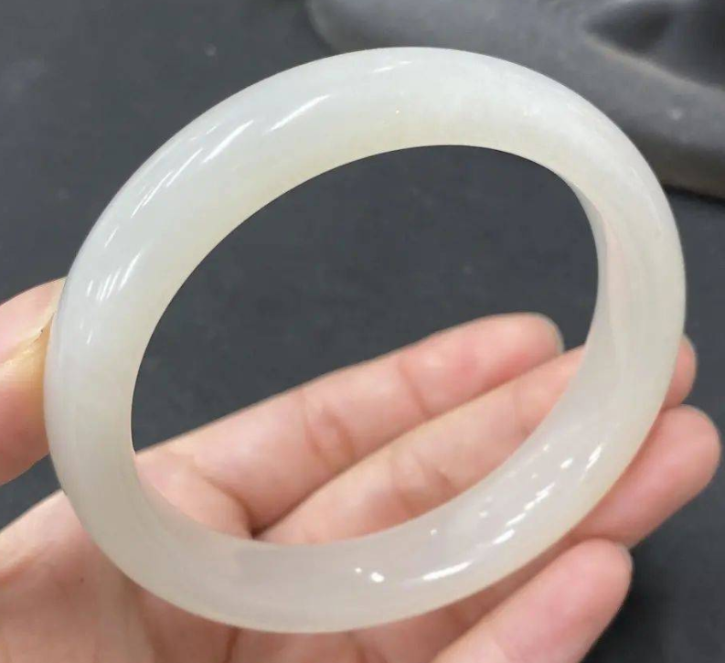 和田玉回收价格高不高，主要看这几点！  第4张