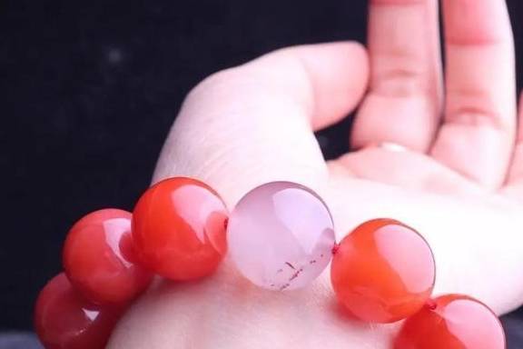 南红樱桃红手串，要怎么挑选才不会被坑？  第3张