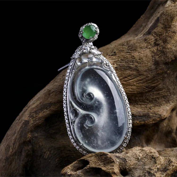 翡翠挂件有三美，哪一种最吸引你？  第5张