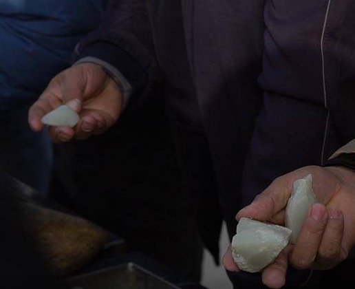 这些和田玉，再便宜也不要去买  第2张