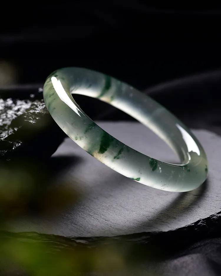 圆条手镯比扁条手镯贵？看看便知！  第2张