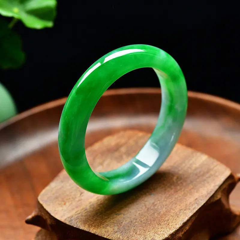 圆条手镯比扁条手镯贵？看看便知！  第8张