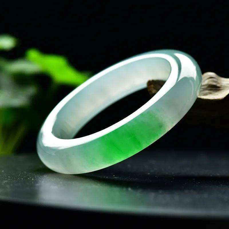 中国人都喜欢把玉石当作传家宝，到底是在传承什么？  第12张